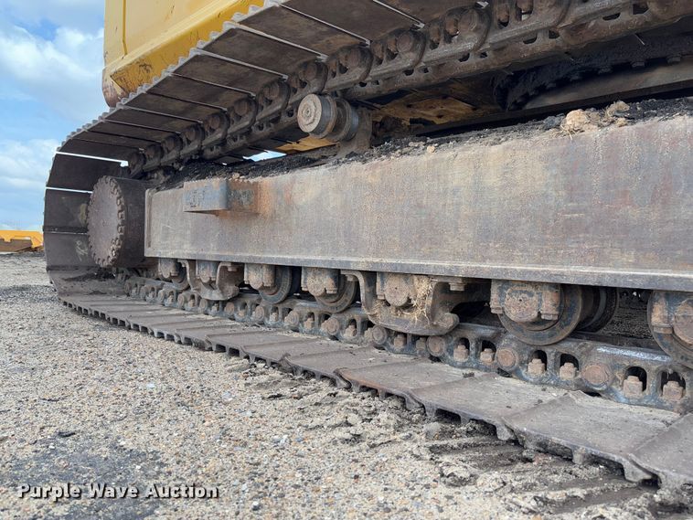 image for item FB3180 2016 Komatsu PC240LC-11 excavator