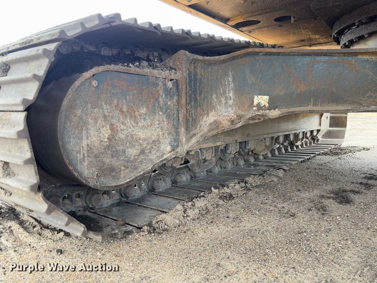 image for item FB3180 2016 Komatsu PC240LC-11 excavator