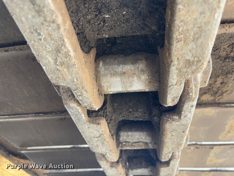 image for item FB3180 2016 Komatsu PC240LC-11 excavator