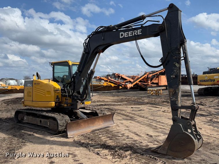 image for item FB3181 2020 John Deere 85G mini excavator