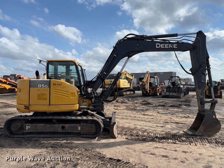 image for item FB3181 2020 John Deere 85G mini excavator