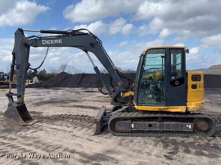 image for item FB3181 2020 John Deere 85G mini excavator