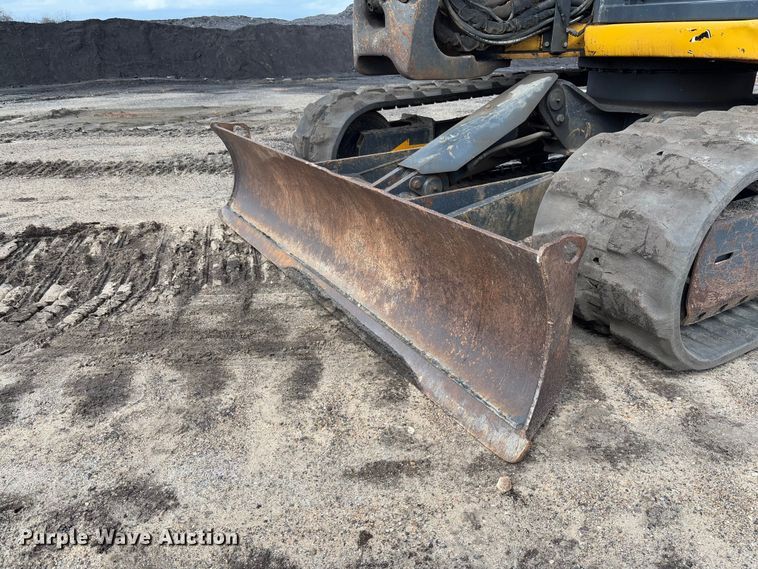 image for item FB3181 2020 John Deere 85G mini excavator