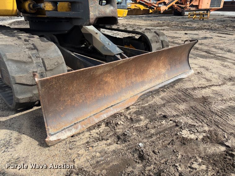 image for item FB3181 2020 John Deere 85G mini excavator