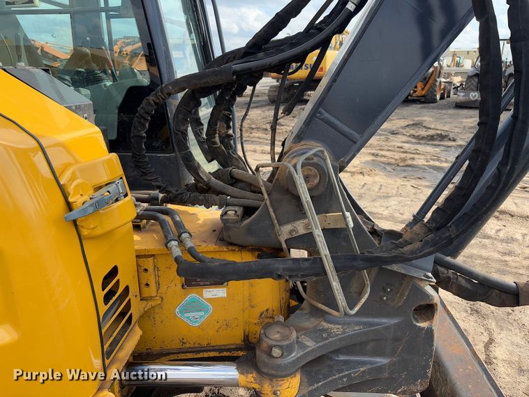 image for item FB3181 2020 John Deere 85G mini excavator