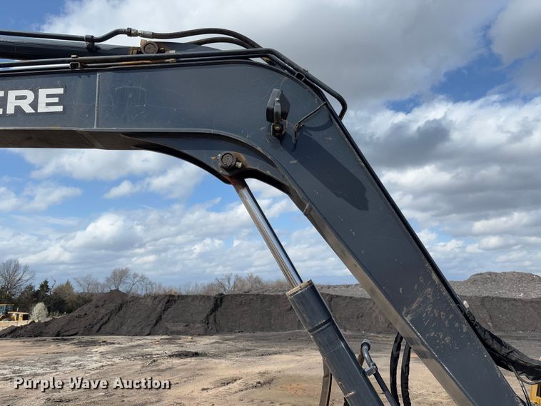 image for item FB3181 2020 John Deere 85G mini excavator