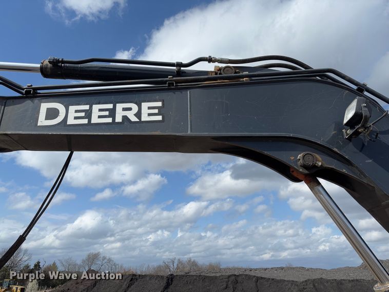 image for item FB3181 2020 John Deere 85G mini excavator