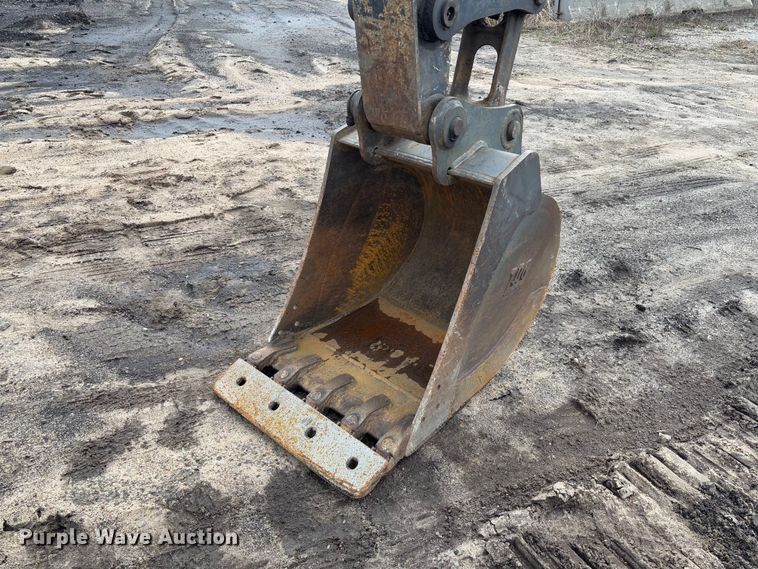 image for item FB3181 2020 John Deere 85G mini excavator