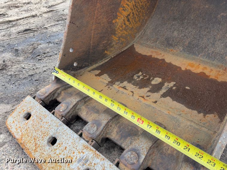 image for item FB3181 2020 John Deere 85G mini excavator