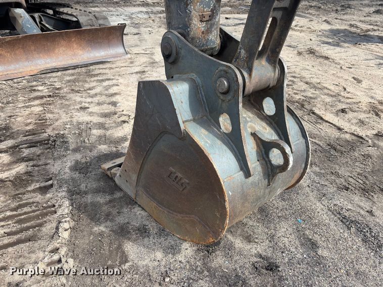 image for item FB3181 2020 John Deere 85G mini excavator