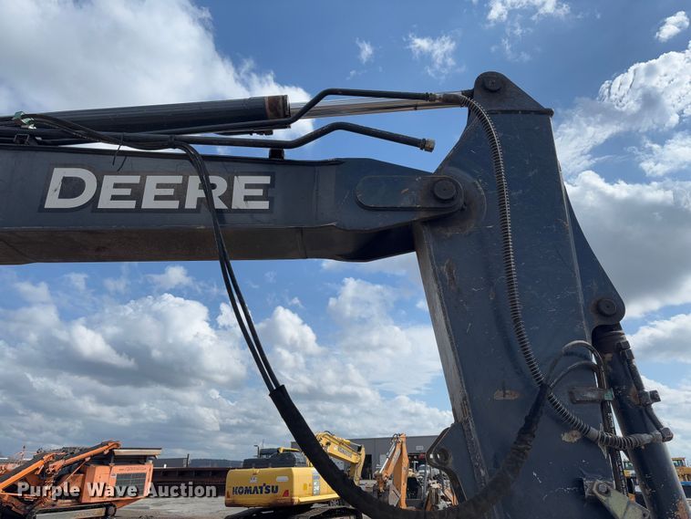 image for item FB3181 2020 John Deere 85G mini excavator