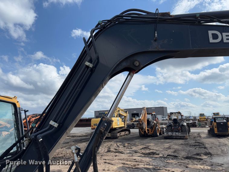 image for item FB3181 2020 John Deere 85G mini excavator