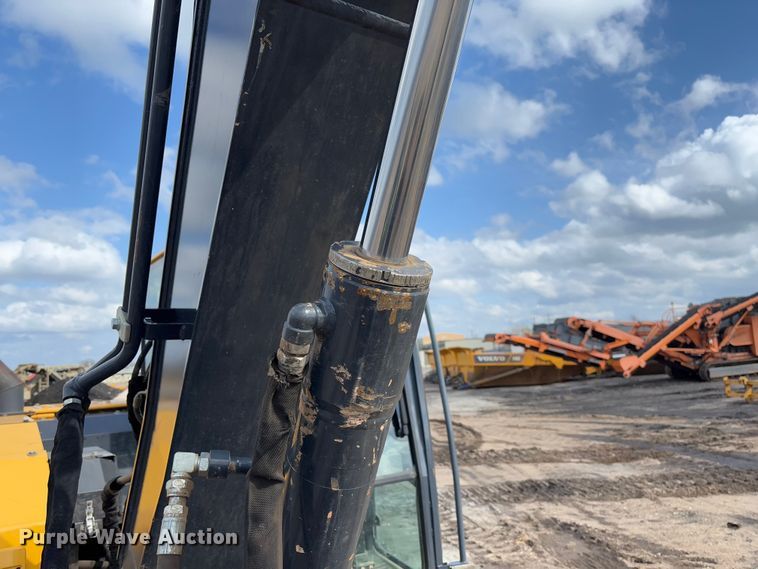 image for item FB3181 2020 John Deere 85G mini excavator