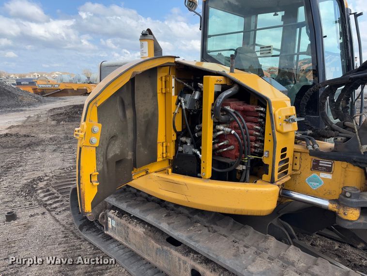 image for item FB3181 2020 John Deere 85G mini excavator