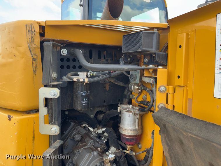 image for item FB3181 2020 John Deere 85G mini excavator