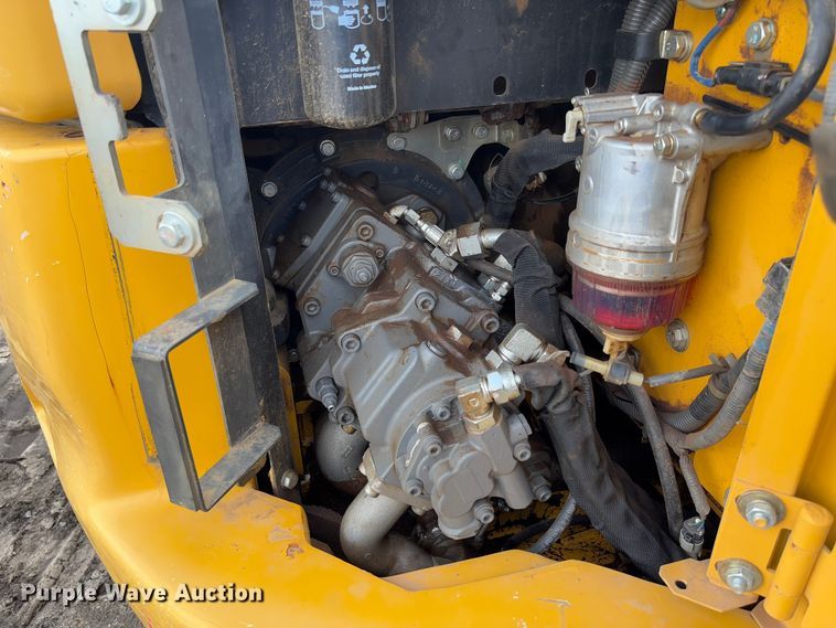 image for item FB3181 2020 John Deere 85G mini excavator