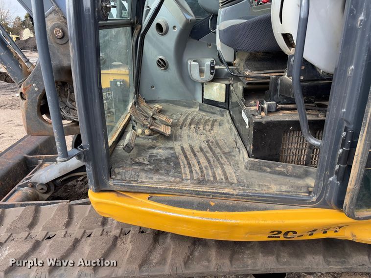 image for item FB3181 2020 John Deere 85G mini excavator