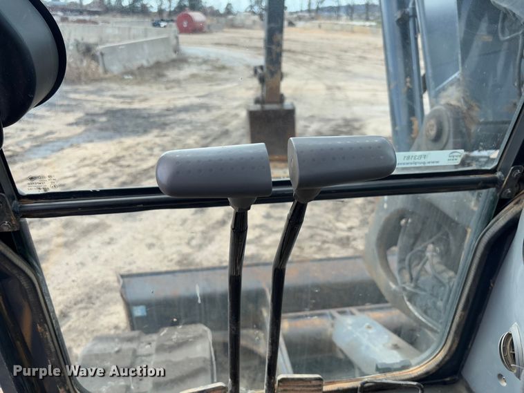 image for item FB3181 2020 John Deere 85G mini excavator