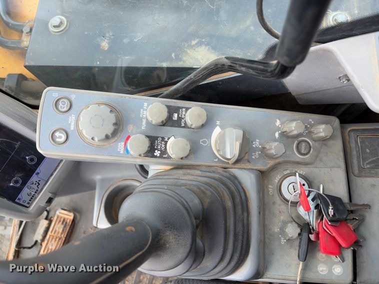 image for item FB3181 2020 John Deere 85G mini excavator