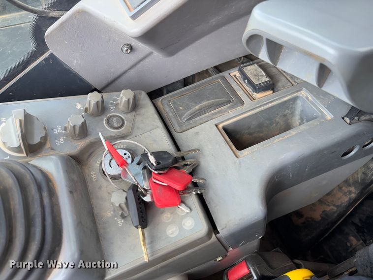 image for item FB3181 2020 John Deere 85G mini excavator