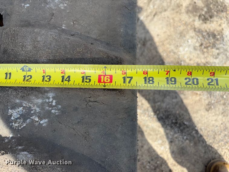 image for item FB3181 2020 John Deere 85G mini excavator