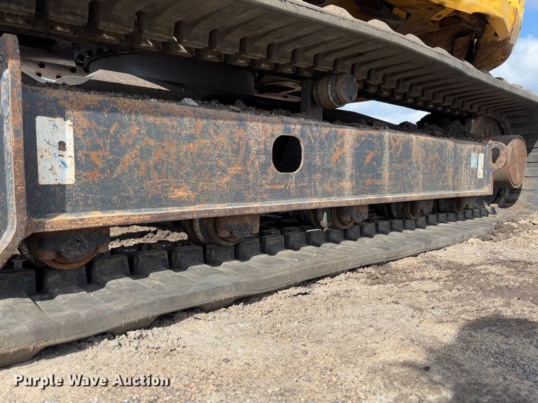 image for item FB3181 2020 John Deere 85G mini excavator