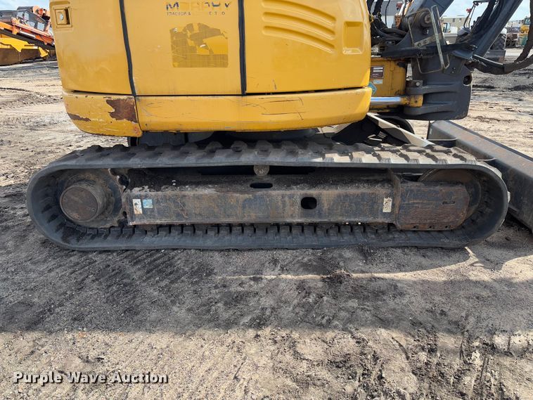 image for item FB3181 2020 John Deere 85G mini excavator