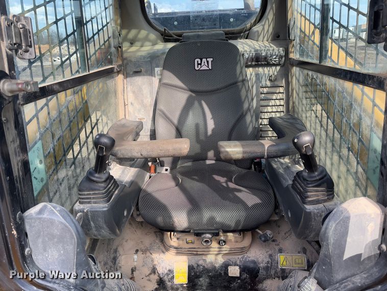 image for item FB3183 2021 Caterpillar 299D3 tracked skid steer loader