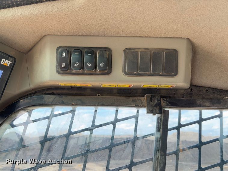 image for item FB3183 2021 Caterpillar 299D3 tracked skid steer loader