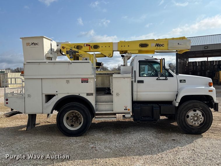 image for item FB3189 2002 Chevrolet C7 bucket truck