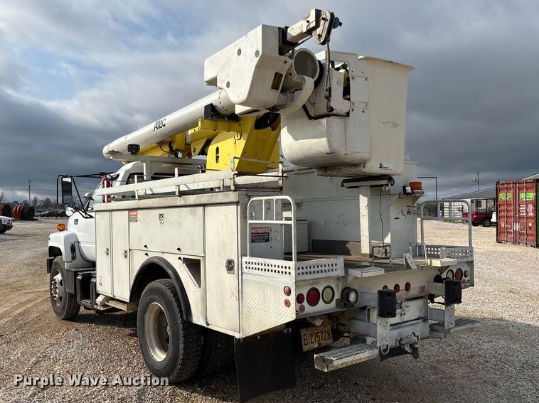 image for item FB3189 2002 Chevrolet C7 bucket truck