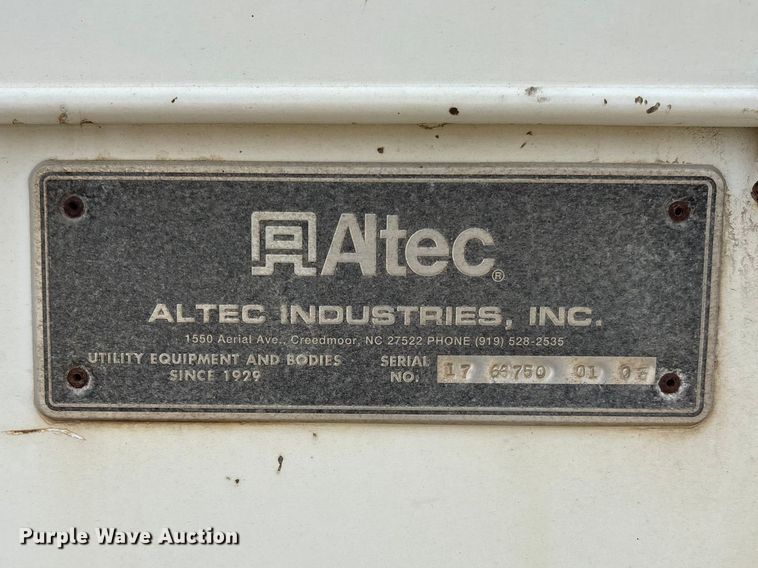 image for item FB3189 2002 Chevrolet C7 bucket truck