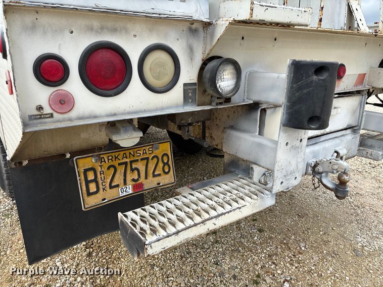 image for item FB3189 2002 Chevrolet C7 bucket truck