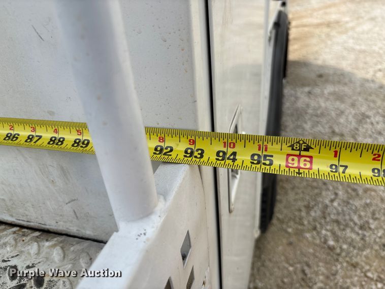 image for item FB3189 2002 Chevrolet C7 bucket truck