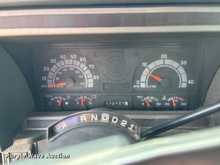 image for item FB3189 2002 Chevrolet C7 bucket truck