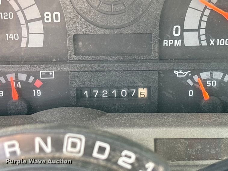 image for item FB3189 2002 Chevrolet C7 bucket truck