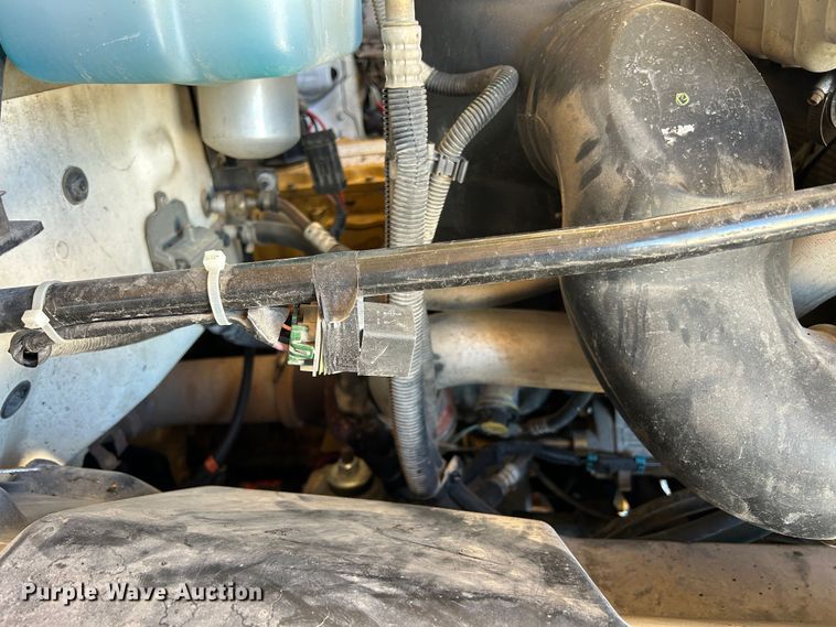 image for item FB3189 2002 Chevrolet C7 bucket truck