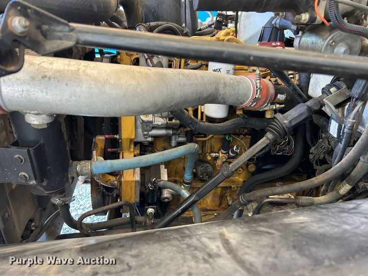 image for item FB3189 2002 Chevrolet C7 bucket truck