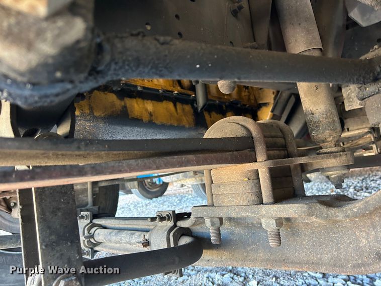 image for item FB3189 2002 Chevrolet C7 bucket truck