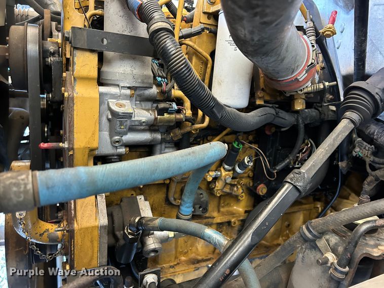 image for item FB3189 2002 Chevrolet C7 bucket truck