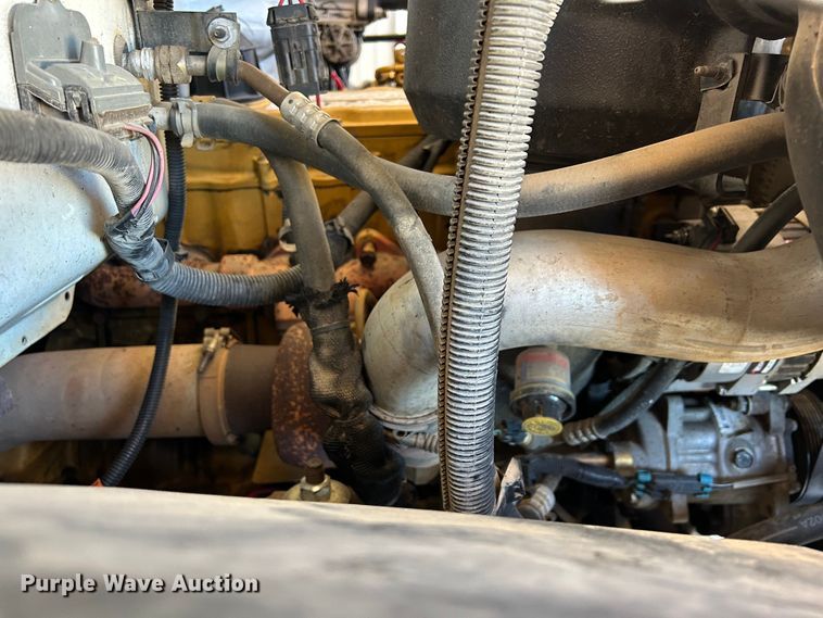 image for item FB3189 2002 Chevrolet C7 bucket truck