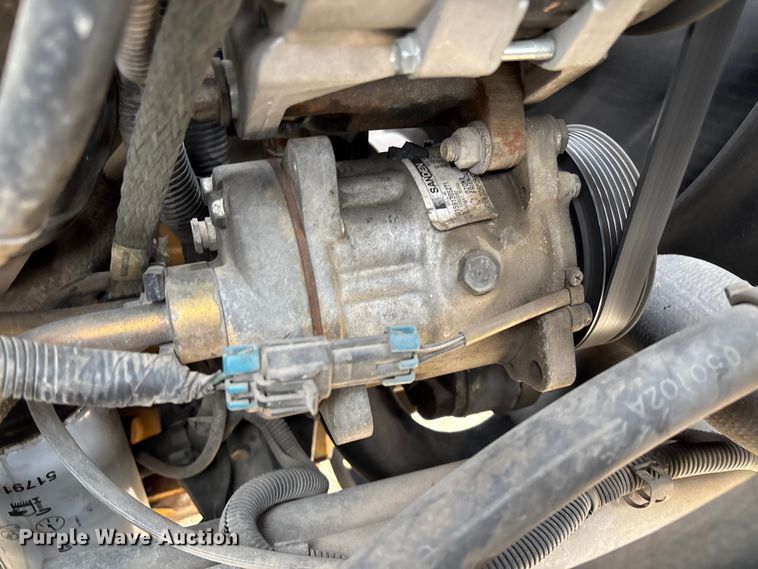 image for item FB3189 2002 Chevrolet C7 bucket truck