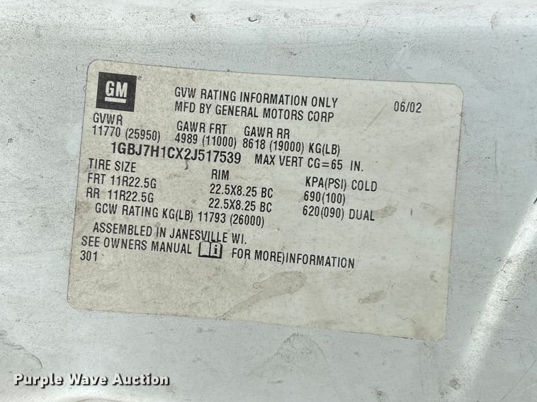 image for item FB3189 2002 Chevrolet C7 bucket truck