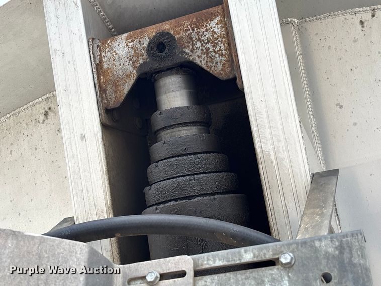 image for item FB3191 2016 Travis S/97 end dump trailer