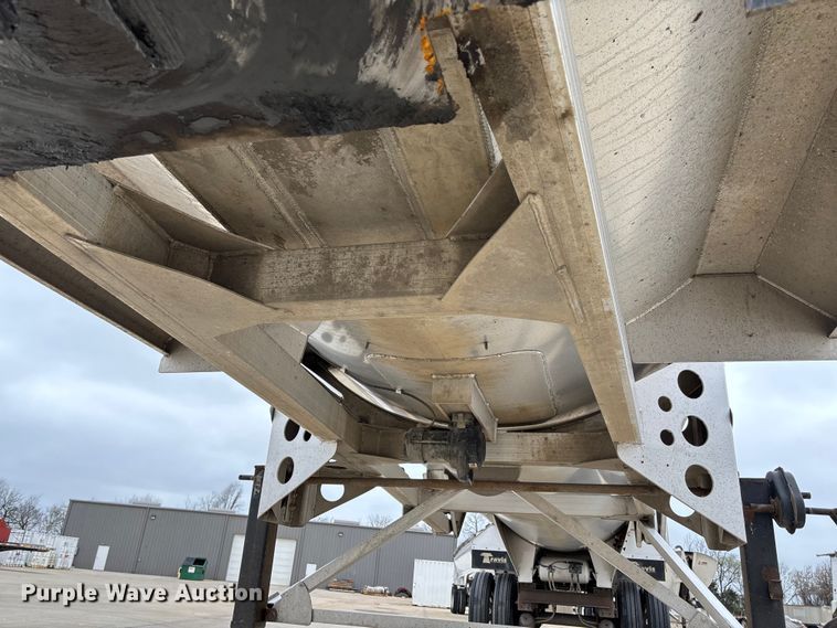 image for item FB3191 2016 Travis S/97 end dump trailer