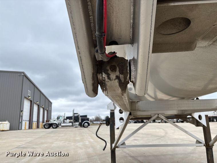 image for item FB3191 2016 Travis S/97 end dump trailer