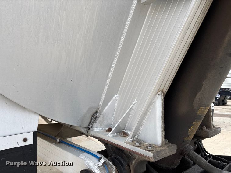 image for item FB3192 2017 Travis S/97 end dump trailer