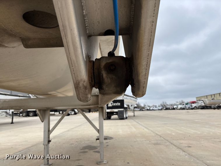 image for item FB3192 2017 Travis S/97 end dump trailer