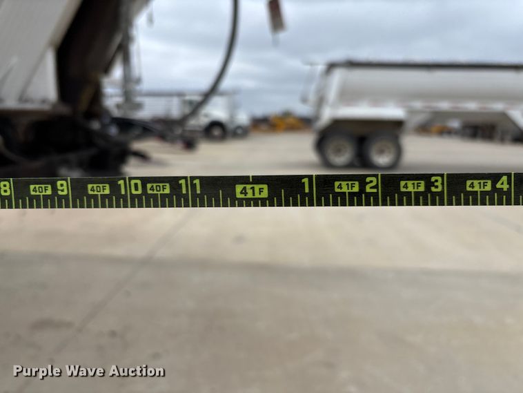 image for item FB3192 2017 Travis S/97 end dump trailer