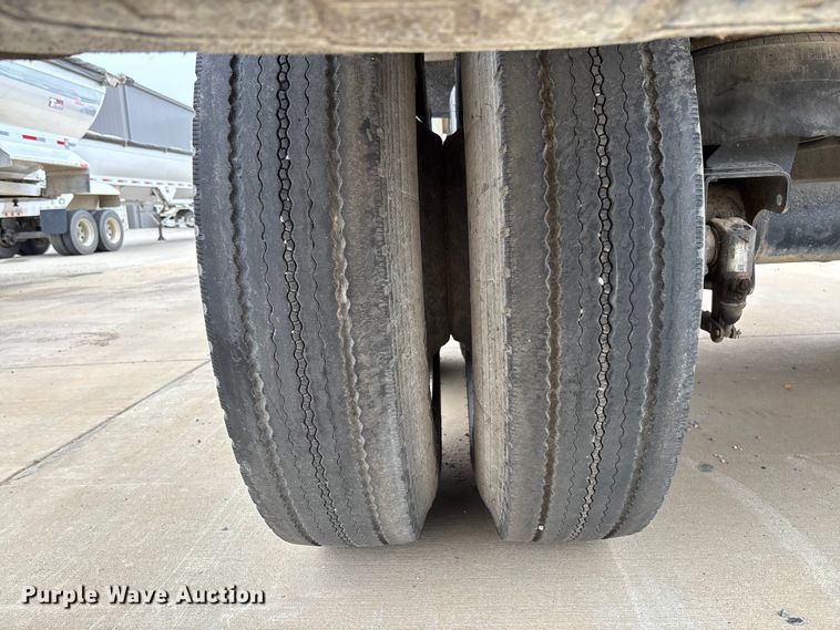 image for item FB3192 2017 Travis S/97 end dump trailer